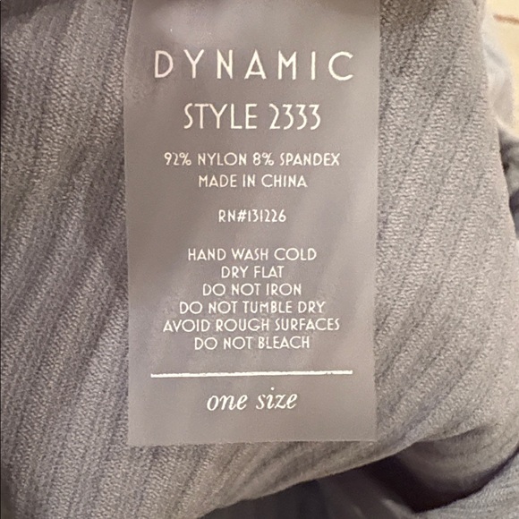 Dynamic Basic Gray Ribbed Tank Top - Picture 5 of 5